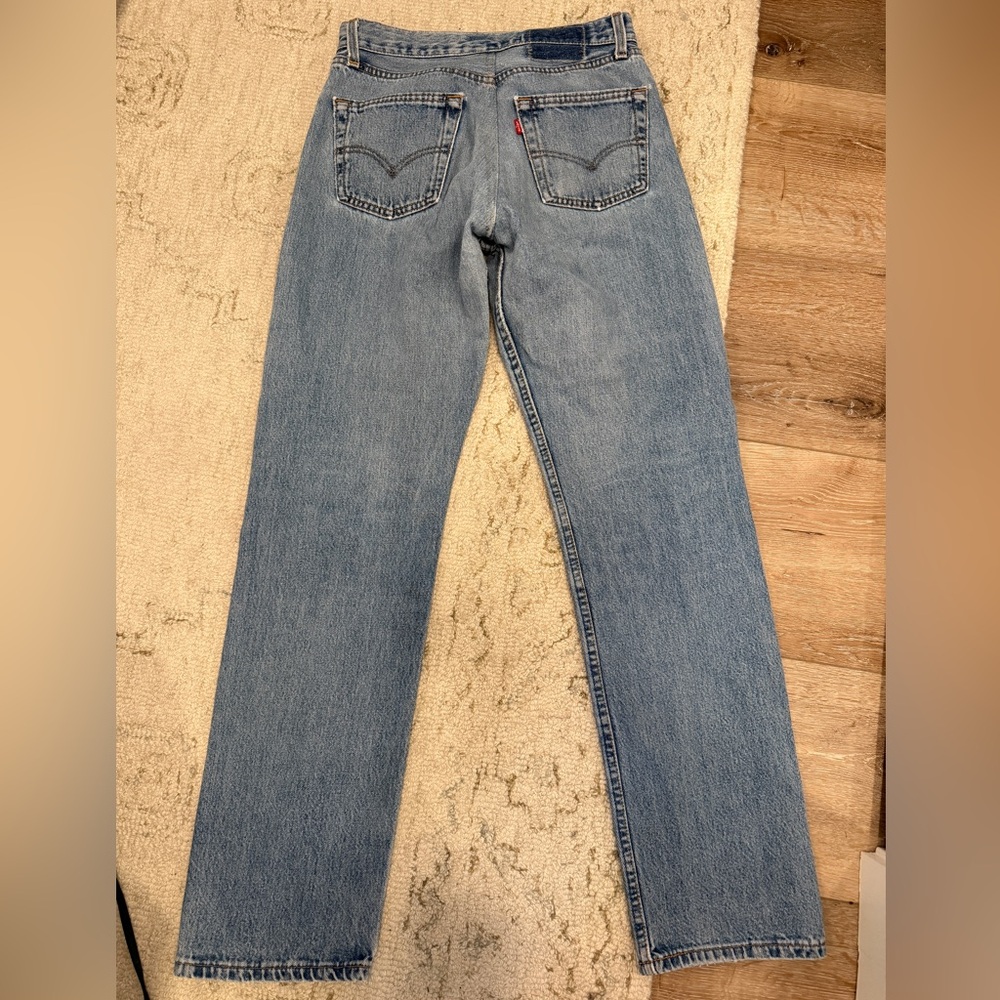 Levi's Women's vintage 501 Jeans - Picture 3 of 6